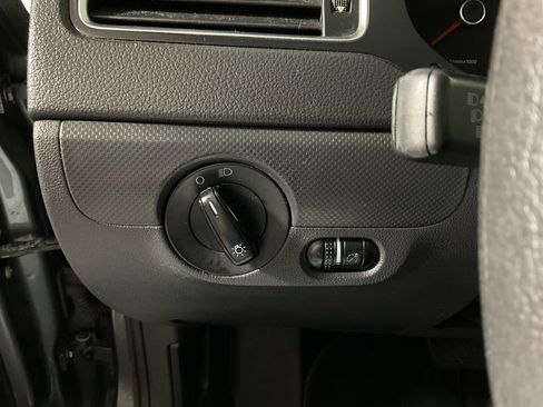 Used 2011 Volkswagen Jetta Sedan image 19