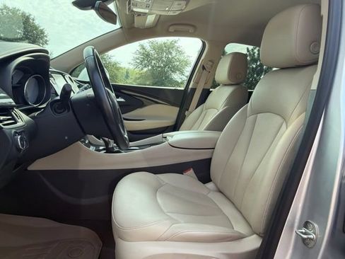 Used 2018 Buick Envision Essence FWD image 17