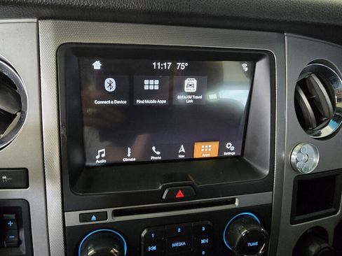 Used 2017 Ford Expedition XLT w/ Equipment Group 202A RWD image 32