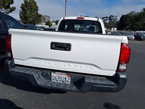 Used 2018 Toyota Tacoma SR RWD image 7