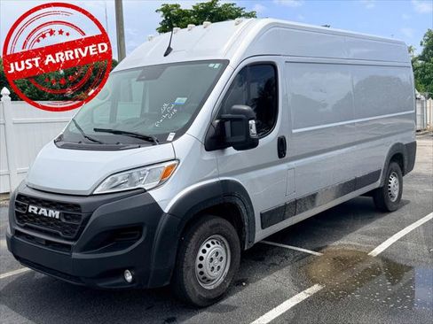 Used 2024 RAM ProMaster 2500 w/ Premium Convenience Group FWD image 2