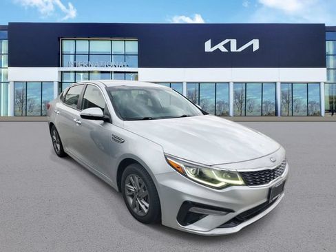 Used 2019 Kia Optima LX FWD image 2