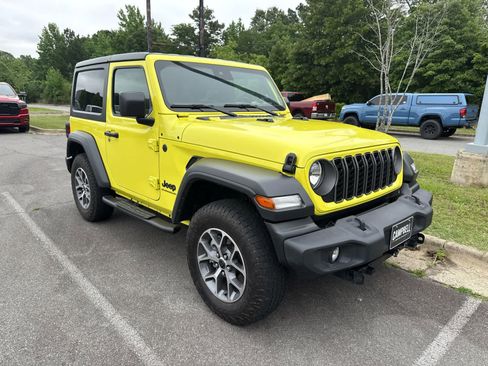 Used 2024 Jeep Wrangler Sport AWD/4WD image 2