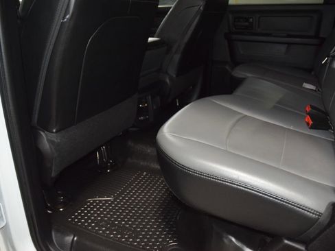 Used 2022 RAM 2500 Tradesman w/ Chrome Appearance Group AWD/4WD image 35
