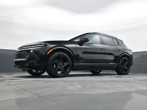 Used 2024 Chevrolet Equinox EV RS image 28