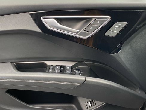 Used 2023 Audi Q4 e-tron Premium Plus w/ Premium Plus image 16