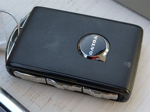 New 2026 Volvo XC60 T8 Ultra w/ Protection Package Premier image 33