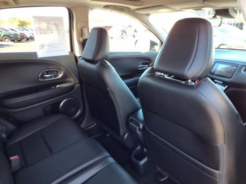 Used 2020 Honda HR-V Touring image 22