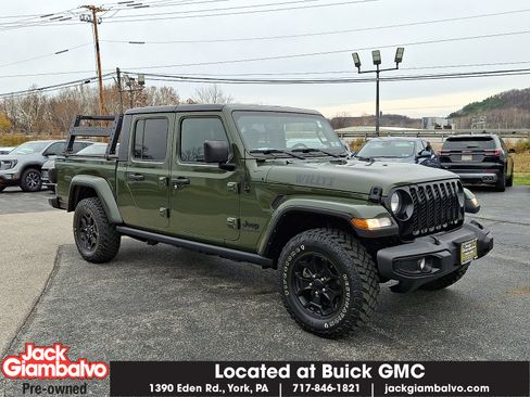 Used 2021 Jeep Gladiator Sport image 1