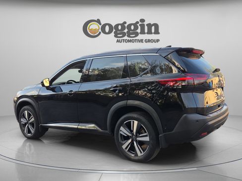 Used 2023 Nissan Rogue SL w/ SL Premium Package image 3