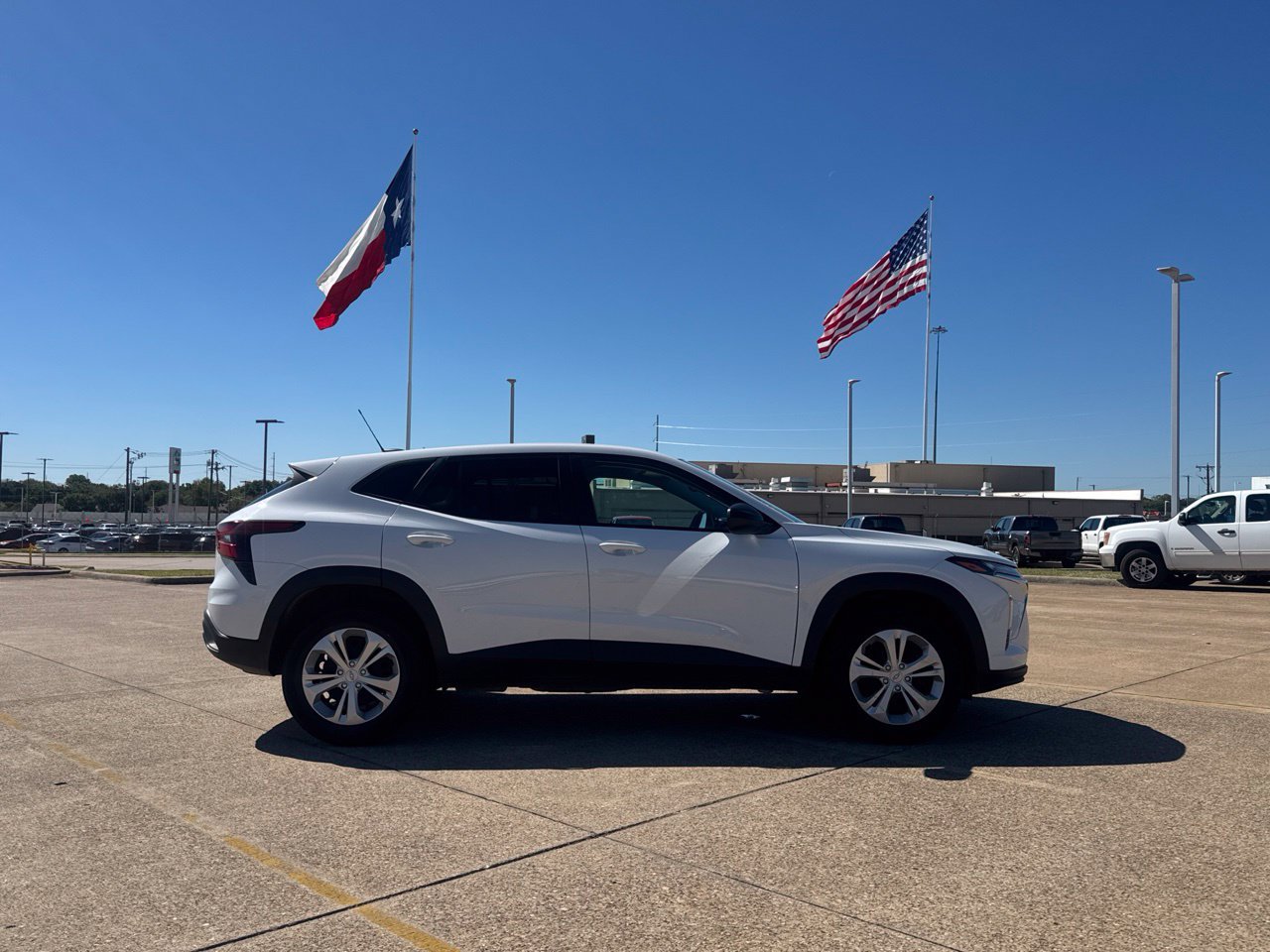 Used 2025 Chevrolet Trax LS FWD image 24