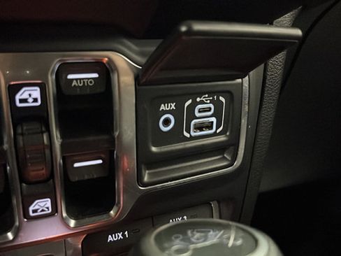 Used 2019 Jeep Wrangler Unlimited Rubicon AWD/4WD image 29