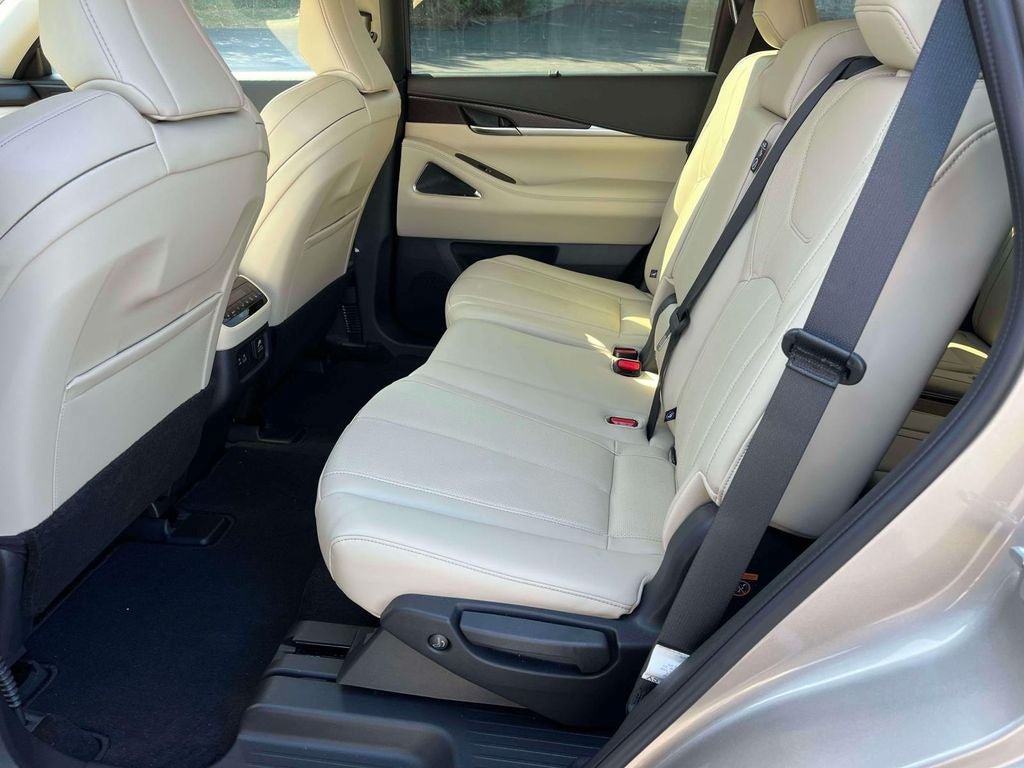 Used 2025 INFINITI QX60 Sensory w/ Vision Package AWD/4WD image 16