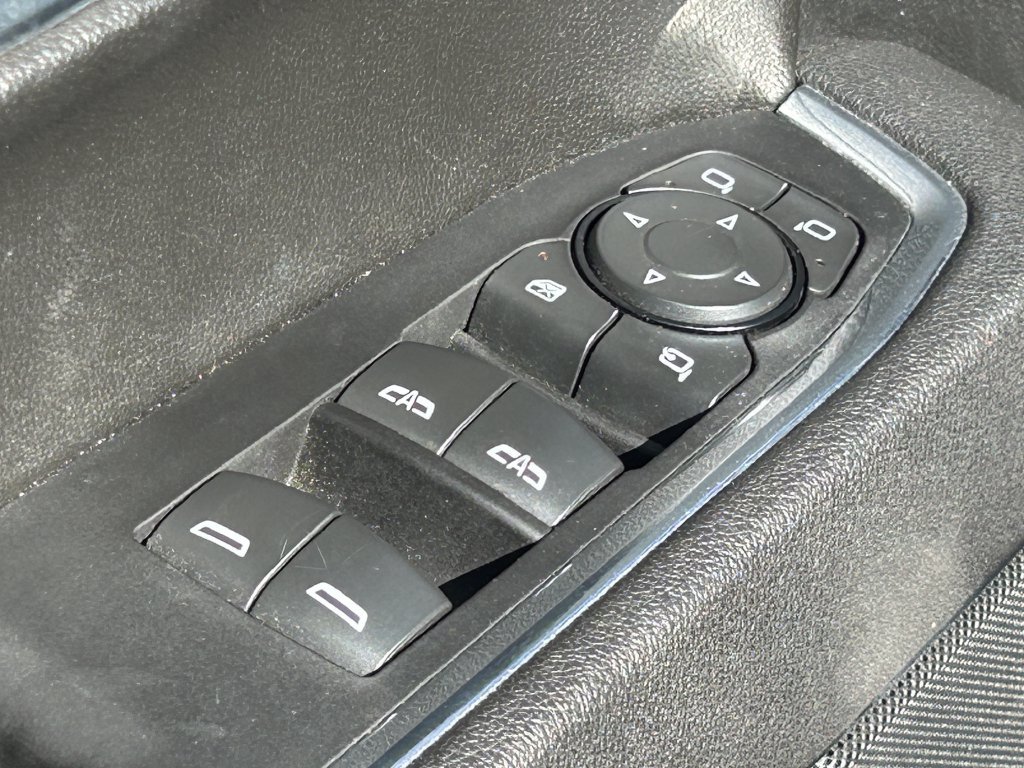 Used 2025 GMC Sierra 1500 SLT AWD/4WD image 26