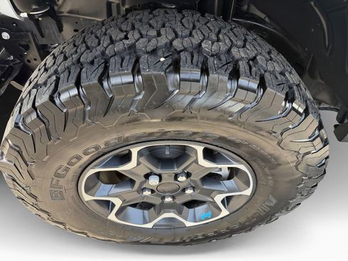 Used 2023 Jeep Wrangler Unlimited Rubicon 4xe w/ Steel Bumper Group AWD/4WD image 21