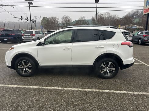 Used 2017 Toyota RAV4 XLE image 8