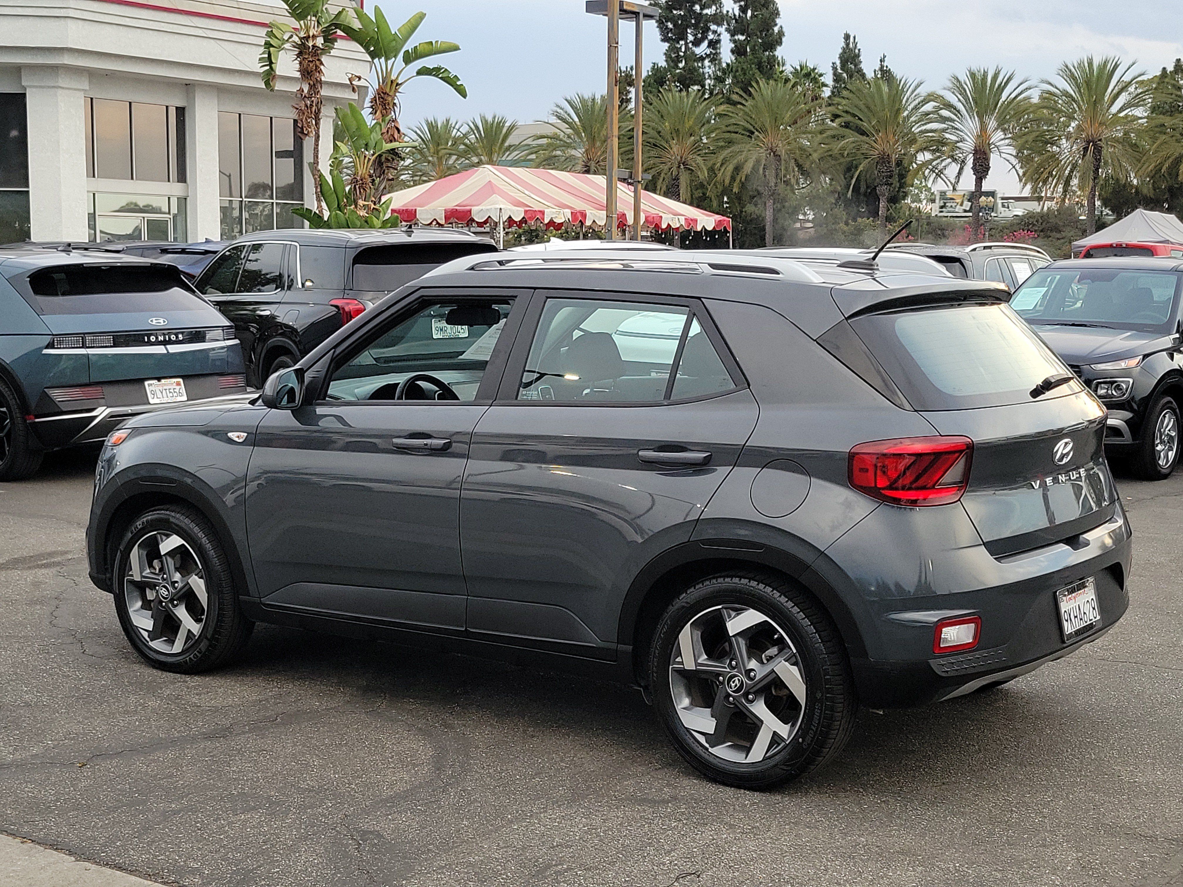 Certified 2024 Hyundai Venue SEL FWD image 26