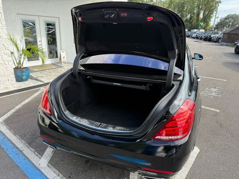 Used 2017 Mercedes-Benz S 550 Sedan image 17