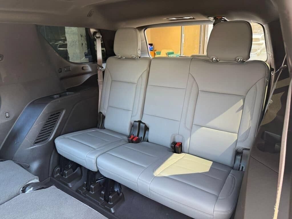 Used 2021 Chevrolet Tahoe Z71 w/ Luxury Package AWD/4WD image 18