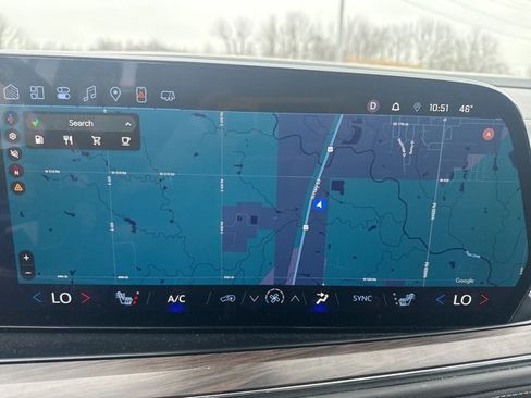 Used 2025 Chevrolet Suburban Z71 image 9