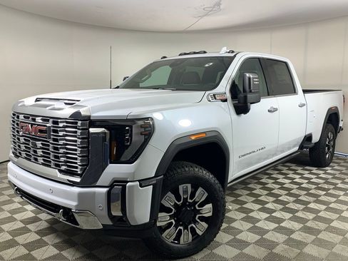 New 2026 GMC Sierra 3500 Denali w/ Denali Reserve Package image 3