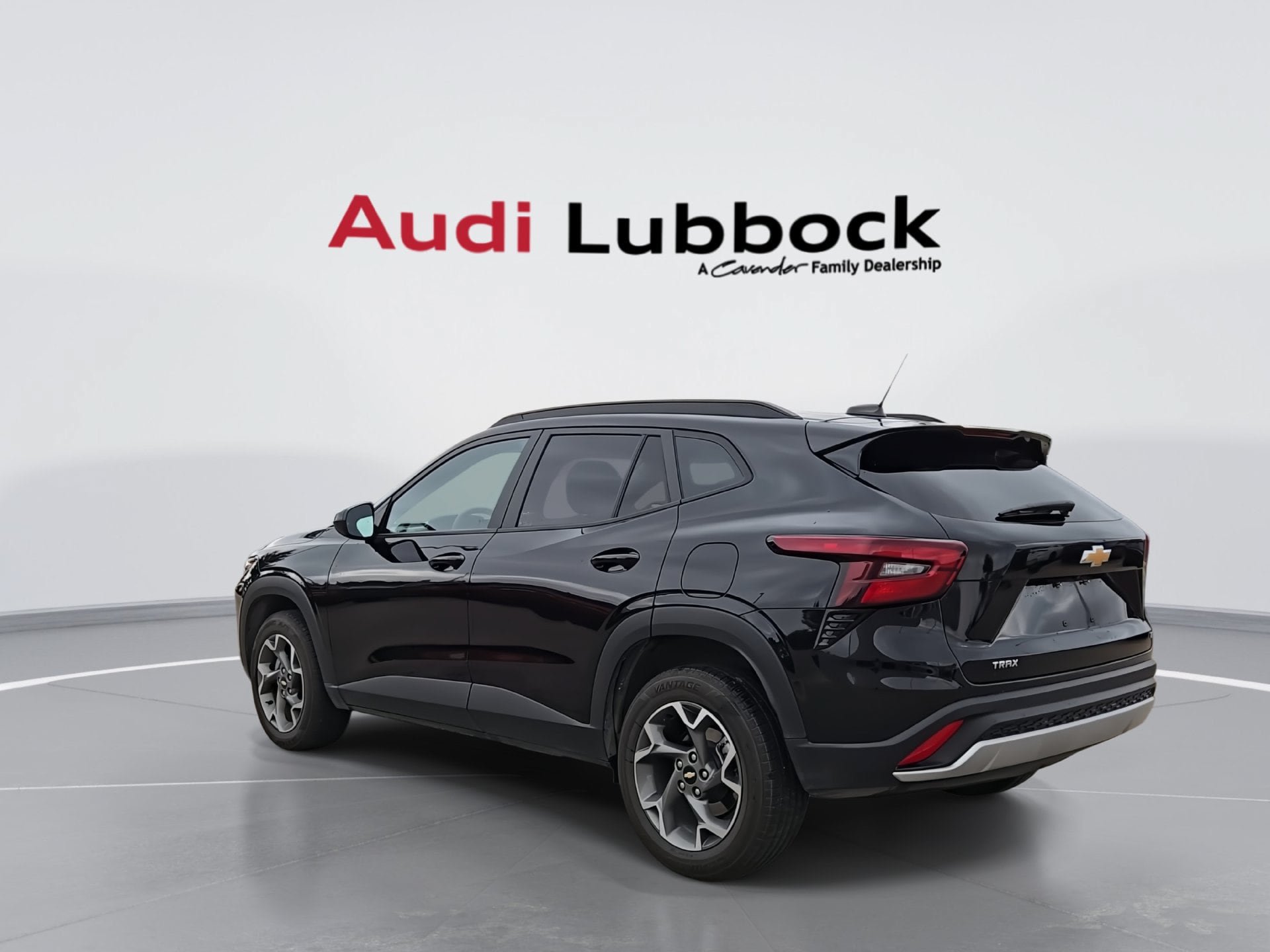 Used 2025 Chevrolet Trax LT FWD image 6