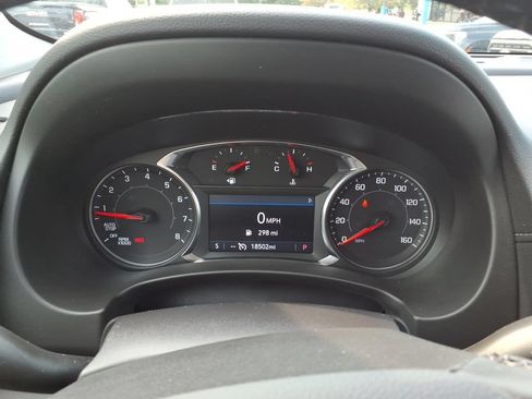 Used 2024 GMC Terrain SLT w/ Tech Package AWD/4WD image 17