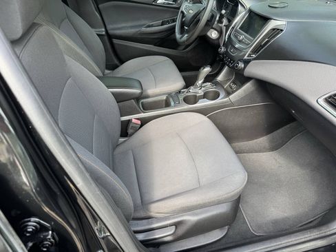 Used 2019 Chevrolet Cruze LS w/ LS Convenience Package FWD image 15