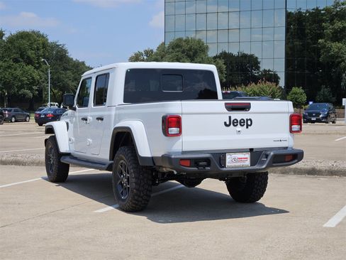 New 2025 Jeep Gladiator Sport image 6
