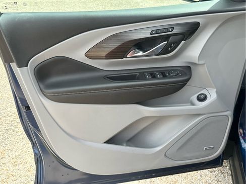 Used 2022 GMC Terrain SLT w/ Infotainment Package II image 21