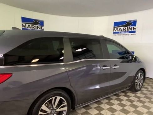 Used 2024 Honda Odyssey Touring image 2