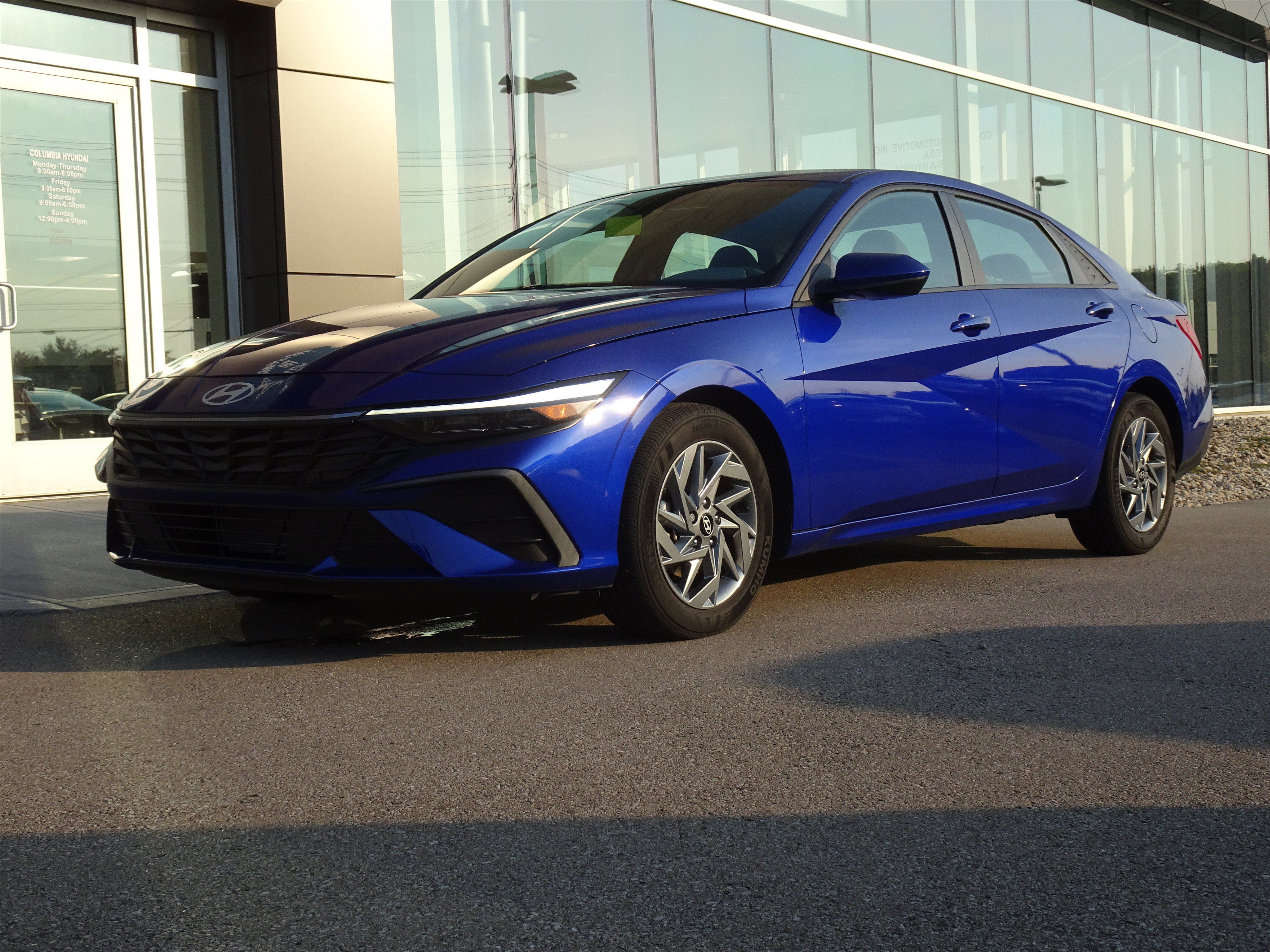 Used 2024 Hyundai Elantra SEL FWD image 1