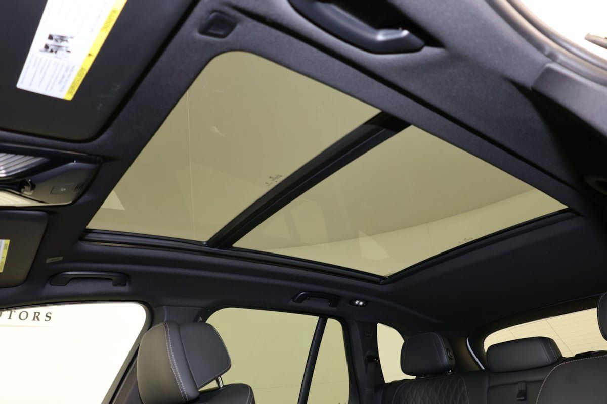 Used 2025 BMW X5 xDrive50e AWD/4WD image 13