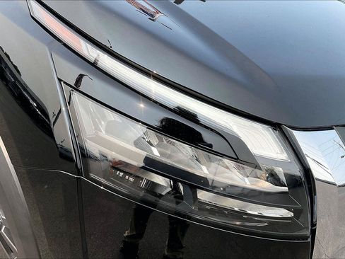 Certified 2025 Nissan Pathfinder S FWD image 30