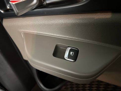 Used 2026 Kia Carnival LXS FWD image 31
