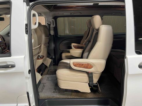 Used 2020 Mercedes-Benz Metris Passenger image 25