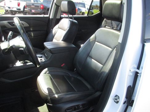 Used 2020 Chevrolet Traverse Premier w/ Redline Edition FWD image 21