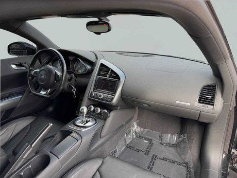 Used 2011 Audi R8 V8 image 38