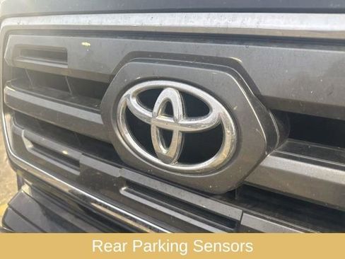 Used 2016 Toyota Tacoma Limited w/ Towing Package image 14