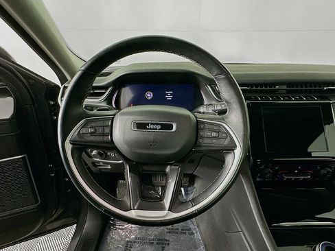 Certified 2022 Jeep Grand Cherokee Laredo w/ Luxury Tech Group I image 19