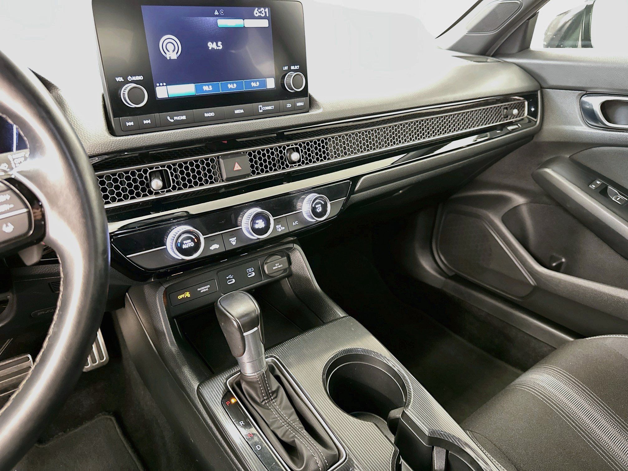 Used 2025 Honda Civic Sport image 25
