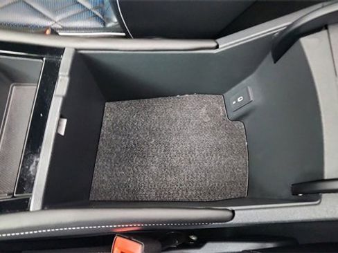 Used 2024 Volkswagen Atlas Cross Sport SEL Premium R-Line image 57