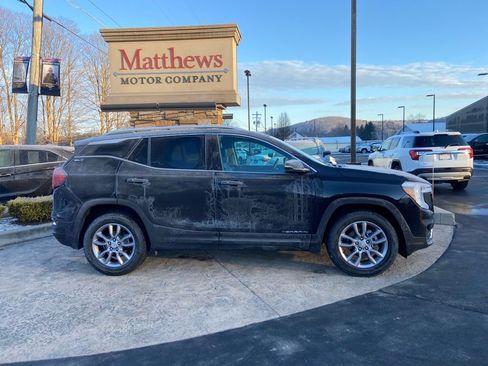 Used 2024 GMC Terrain SLT image 4