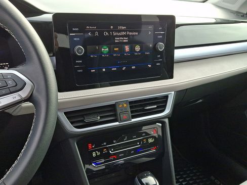 Certified 2025 Volkswagen Taos SE image 19