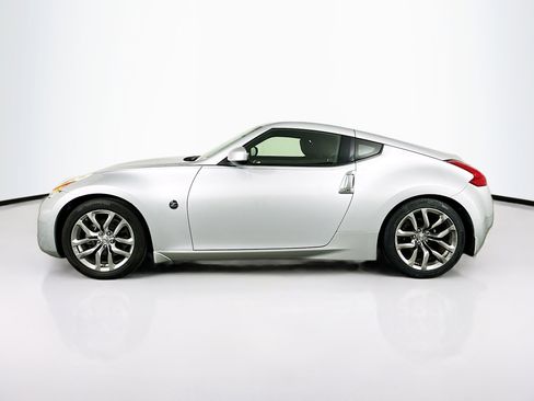 Used 2014 Nissan 370Z Coupe image 4