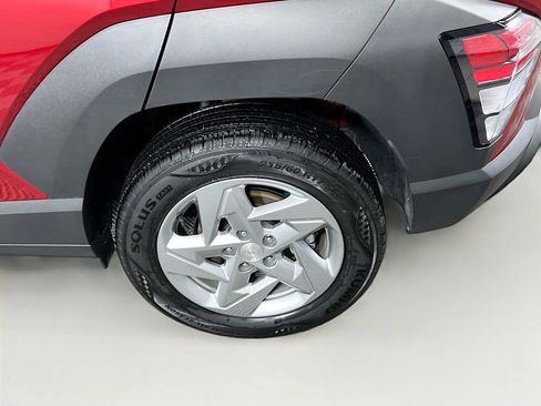 Certified 2025 Hyundai Kona SE image 24