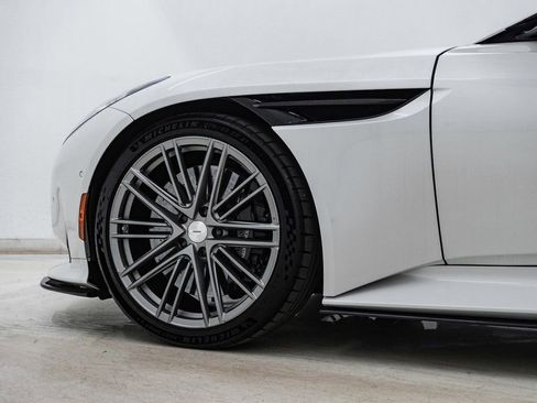 Used 2024 Aston Martin DB12 Coupe RWD image 8