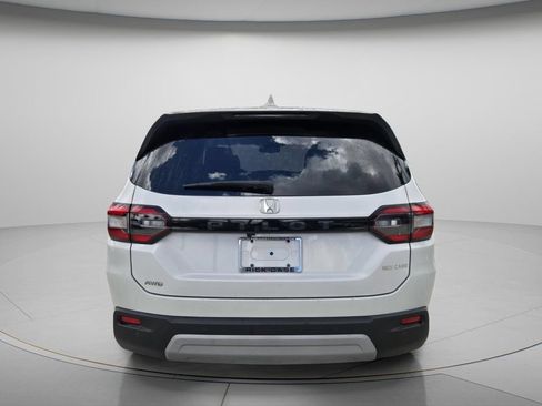 Used 2025 Honda Pilot EX-L image 6
