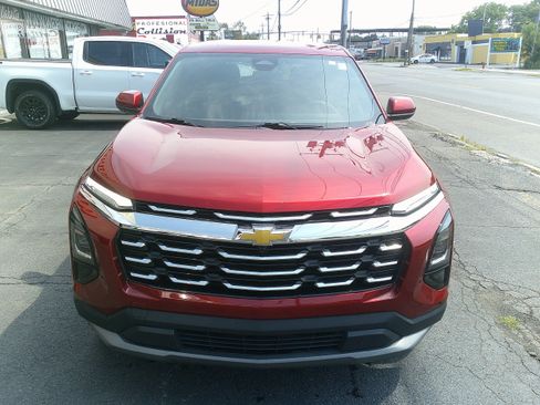 Used 2026 Chevrolet Equinox LT AWD/4WD image 9
