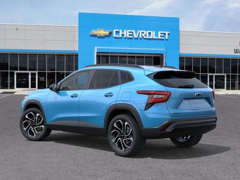 New 2026 Chevrolet Trax RS w/ Driver Confidence Package FWD image 3